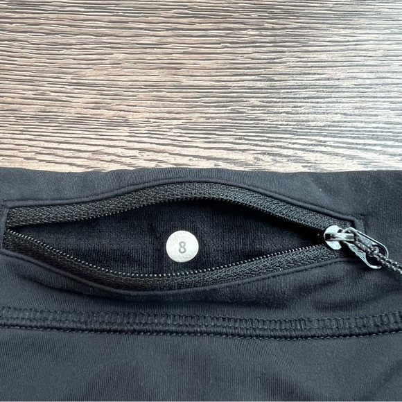 Lululemon Speed Up Shorts Black Size 8 Mid-Rise Running Athletic Workout Sporty - Picture 6 of 6